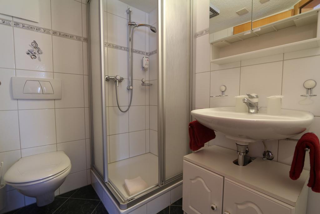 Hotel Alpina Grachen Room photo